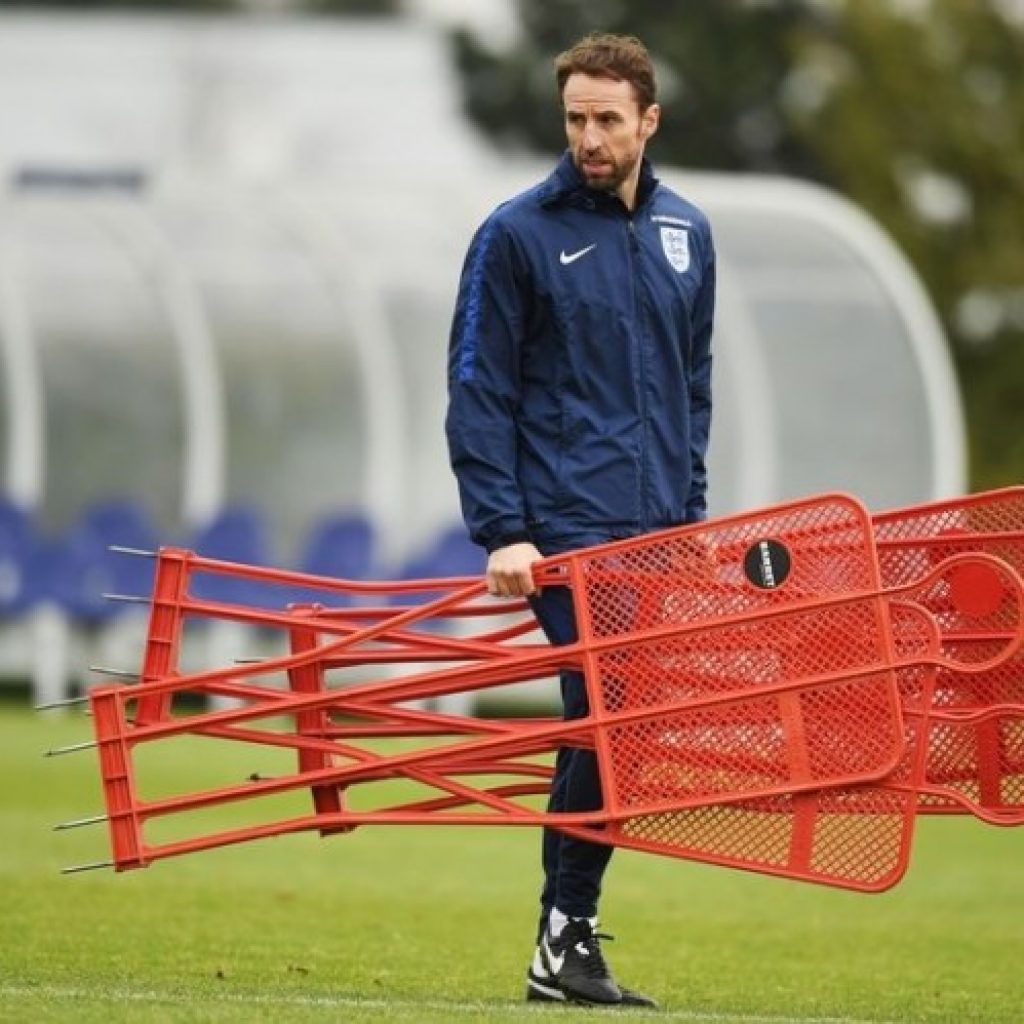 Gareth Southgate to be offered England job on four-year deal