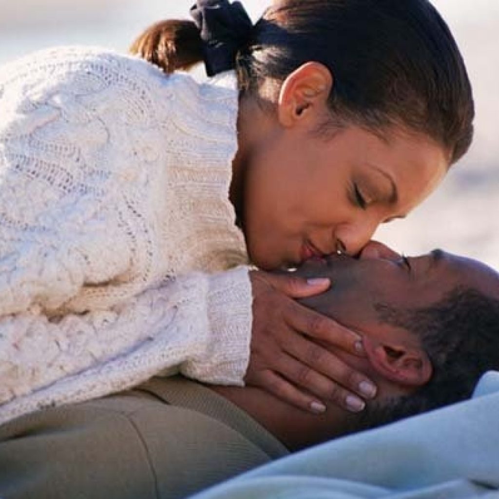 10 Things guys secretly hate about kissing