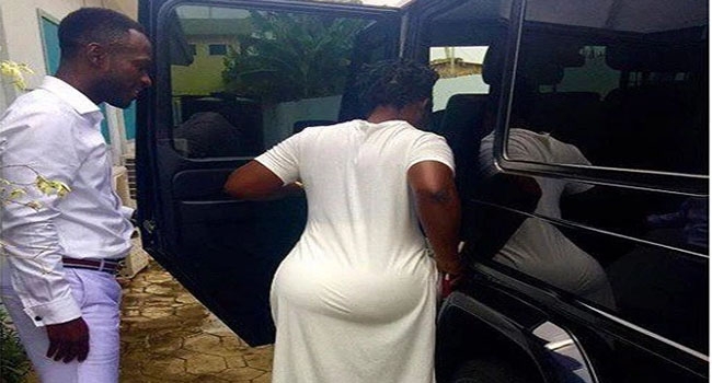 My husband loves big bums – Okyeame Kwame’s wife