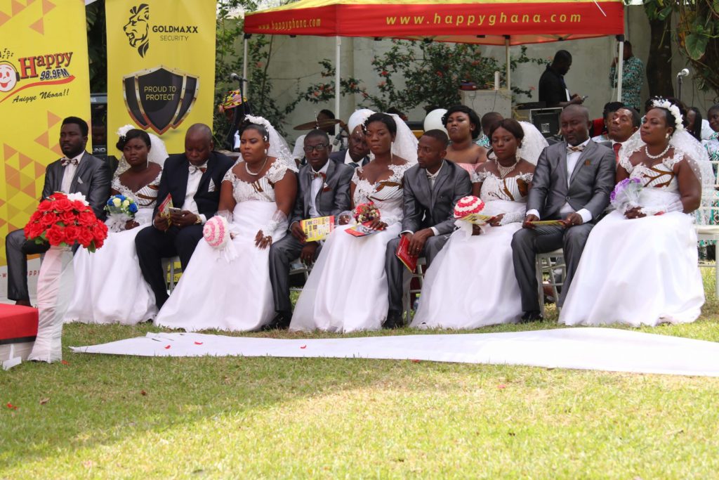 10 Couples Tie the Knot at Happy FM Dream Wedding