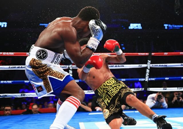 Isaac Dogboe knocks out Jessie Magdaleno, becomes Ghana's eighth boxing champion