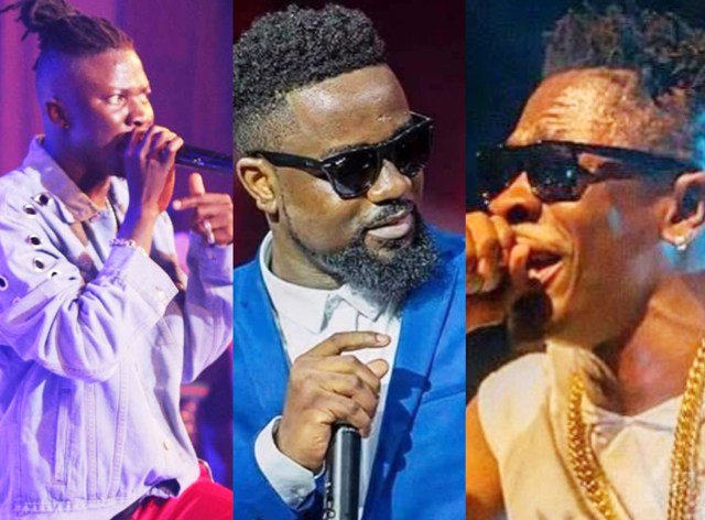 Video: Shatta Wale, Stonebwoy & Sarkodie reunite At AMG ‘Connect’ Concert