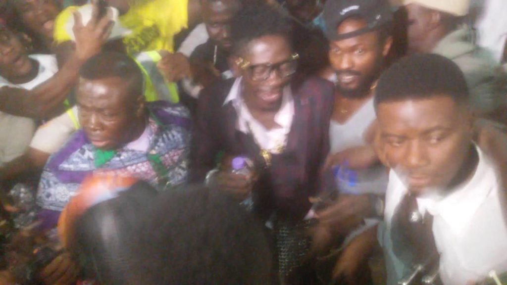 VIDEO: HUGE crowd welcome Shatta Wale at KIA as he arrives from his Reign Album tour