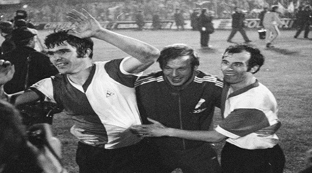 Today In Sports History: Feyenoord beat Celtic to win European Cup as Man United claim 9th Premier League title