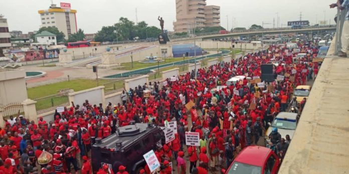 Thousands storm Accra for ‘Kum y3n pr3ko’ demo