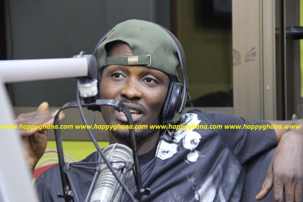 Video: DJs don’t play my song – Tinny cries