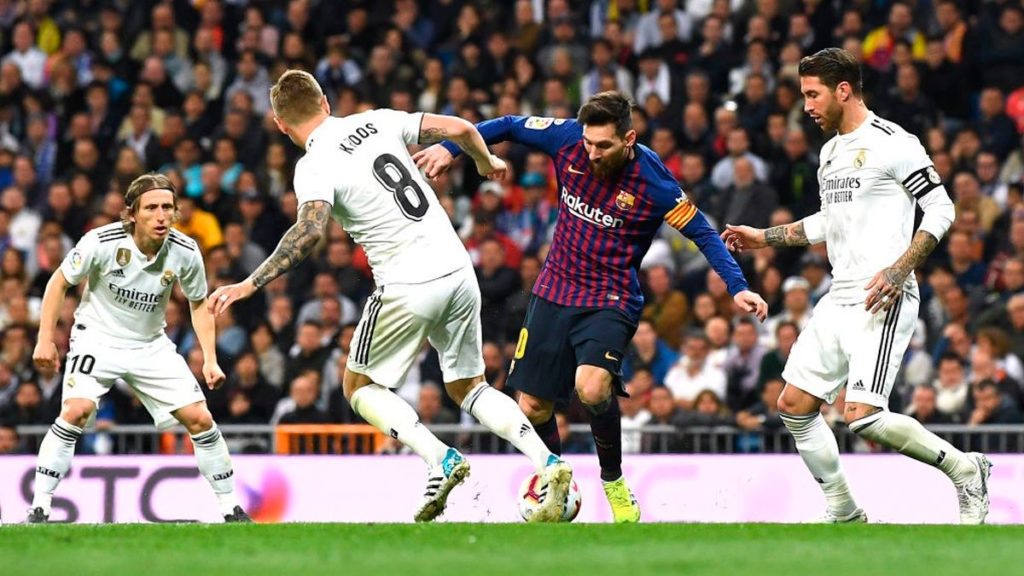 Barca, Madrid want El Clasico moved to Dec.18