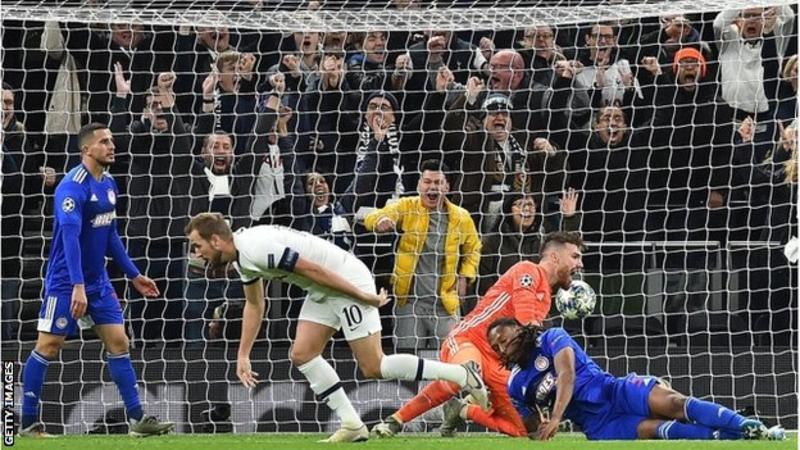 Champions League: Spurs win on Mourinho home debut