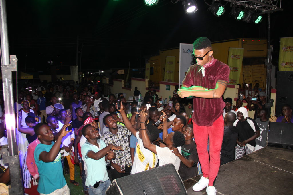 Video: Kidi rocks Happy Forecourt Party with exceptional ‘sugar’ tunes