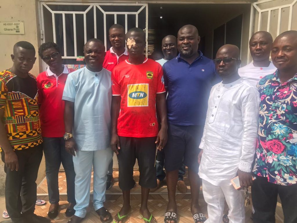 Asante Kotoko Supporters donate to fan involved in shooting incident