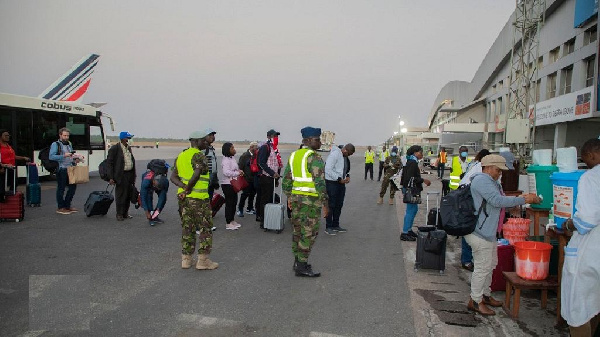 Virus-free Sierra Leone shuts borders after Guinea, Liberia closures