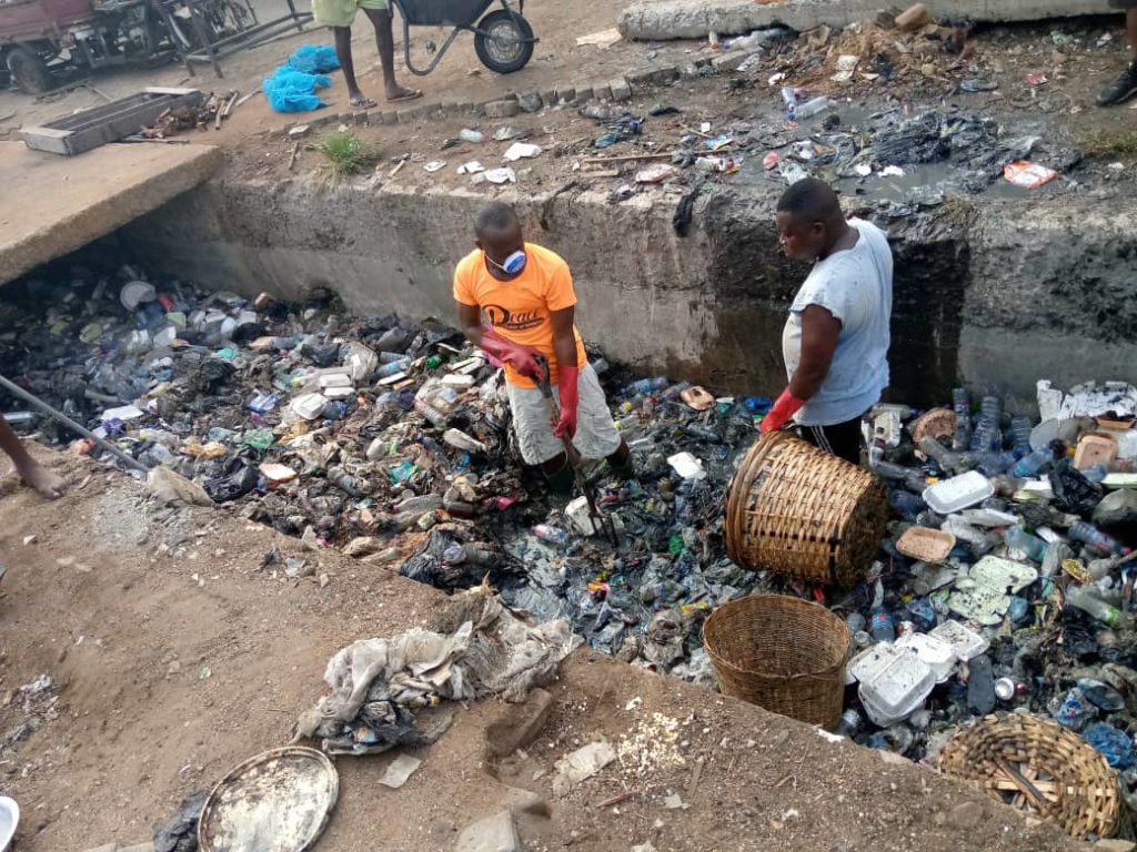 Ngleshie electoral area undertakes communal distilling of chocked gutters