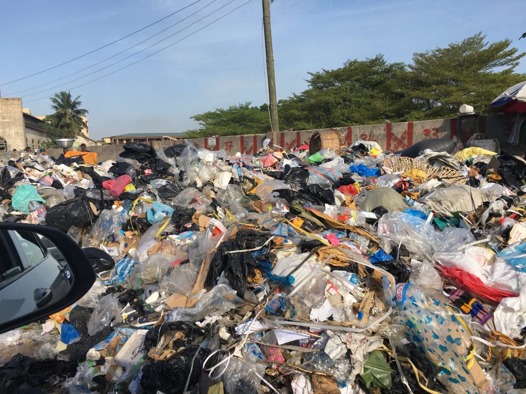 Video: Heap of rubbish sits close to Ghana School of Law in Makola