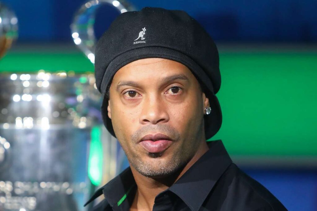 Ronaldinho tests positive for COVID