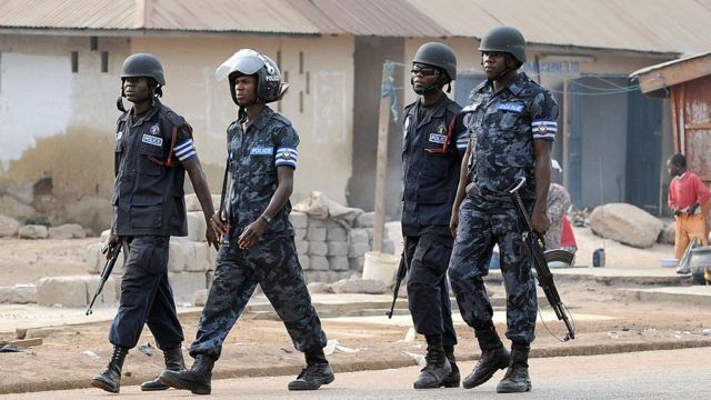 Police on manhunt for suspected armed robbers who attacked Adabraka market in Accra.