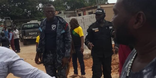 Retired old woman in tears as her land is forcefully taken amidst police intimidation