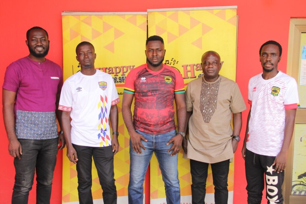 Happy 98.9FM rewards fans with replica jerseys ahead of Super Clash