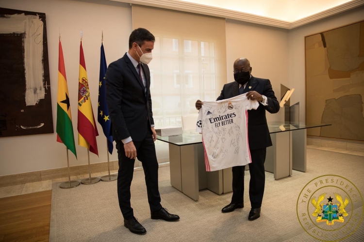 Nana Akufo-Addo gifted with autographed Real Madrid jersey on his 77th birthday