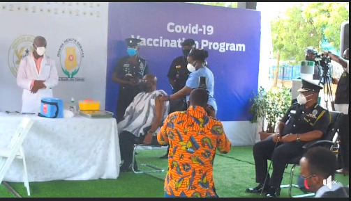 Playback: Vice President Bawumia takes COVID 19 vaccine