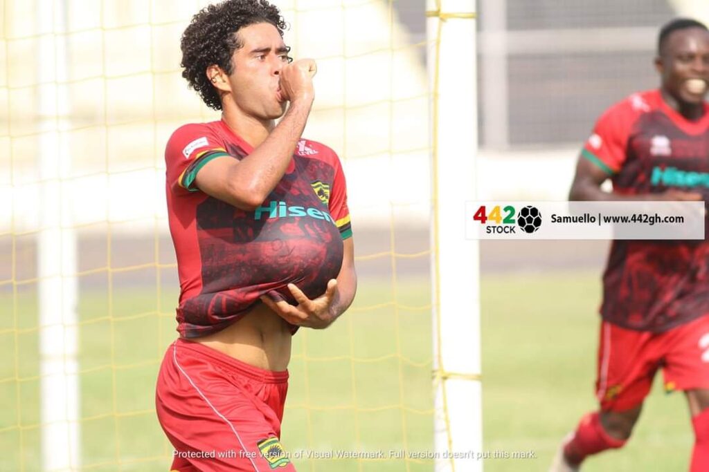 GPLonHappyFM: Asante Kotoko thump Bechem United 4-0