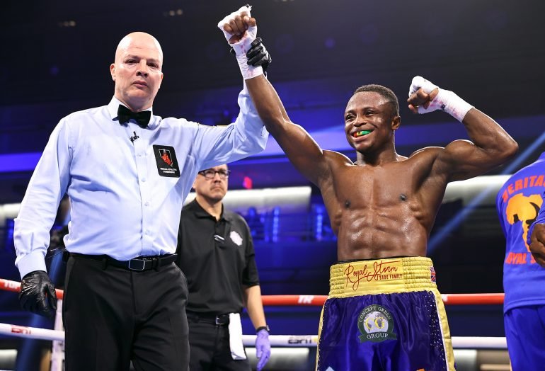 Isaac Dogboe beats Adam Lopez by majority decision in Las Vegas