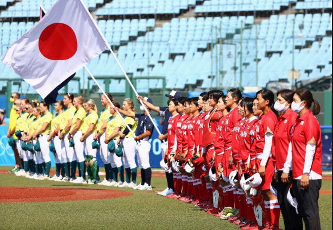 Tokyo 2020: Japan beat Australia as softball gets delayed Olympics under way