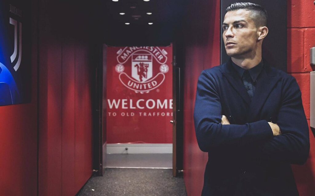 Breaking News: Manchester United in talks to sign Cristiano Ronaldo