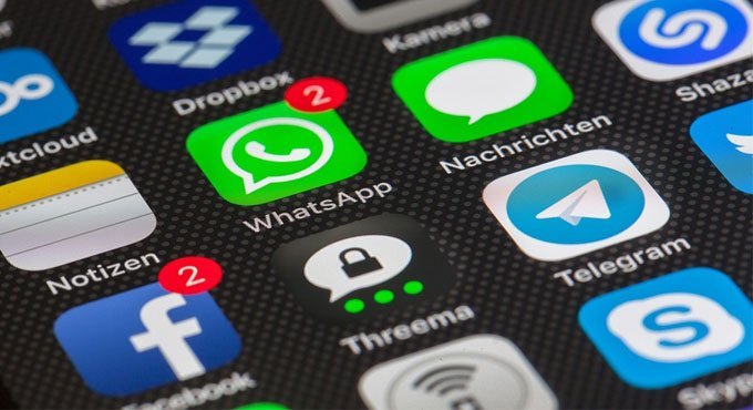 WhatsApp, Facebook & Instagram Down Globally - Happy Ghana