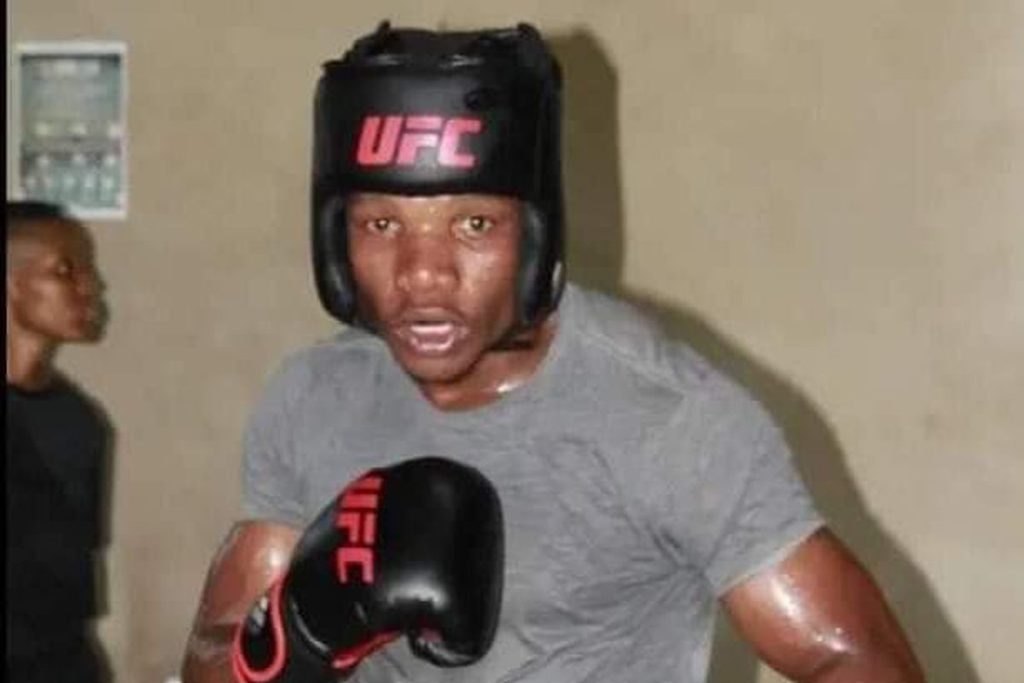 South African boxer Simiso Buthelezi dies from brain bleeding in a fight against compatriot Siphesihie Mntungwa