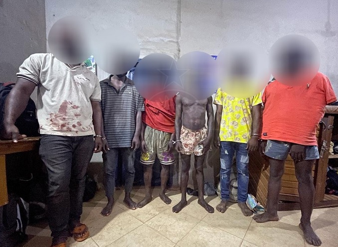 Police nab gang of 6 armed robbers