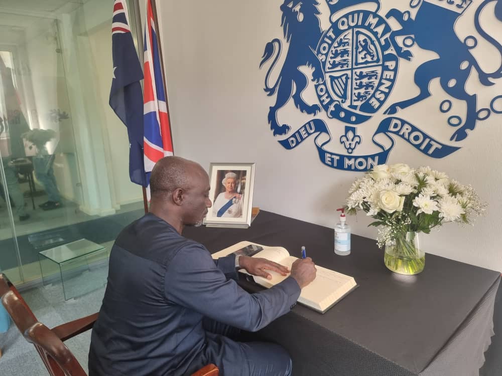 Director-General of SIGA signs book of condolence – Queen Elizabeth II