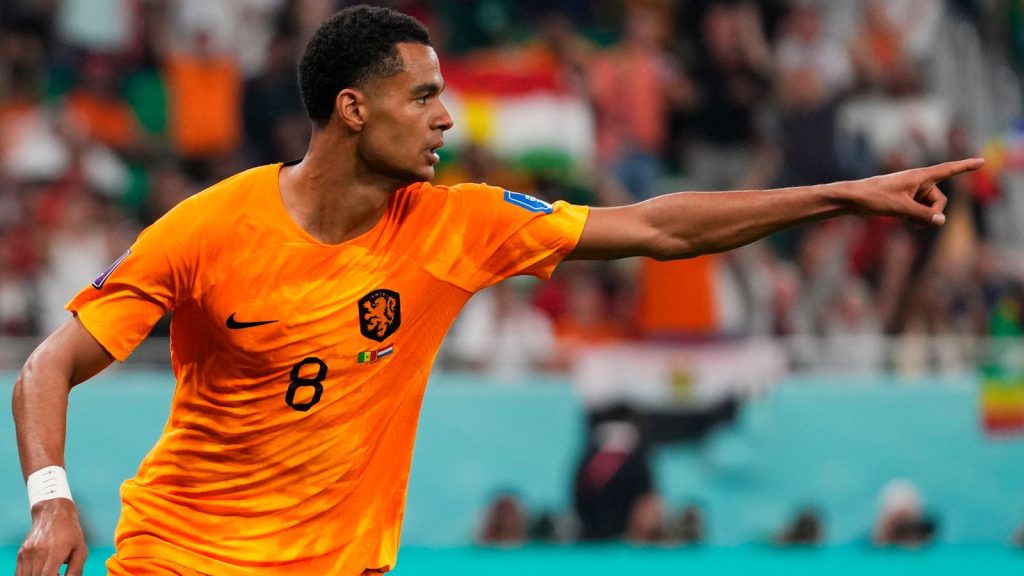 World Cup: Late goals give Dutch victory over Senegal