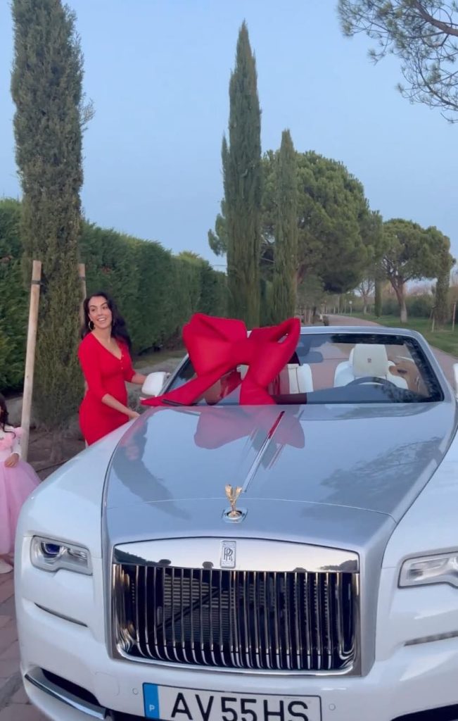 Ronaldo gets a Rolls Royce gift from Partner, Georgina Rodriguez