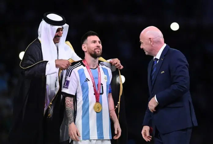 What is a Bisht? The black cloak Messi wore to lift the World Cup trophy