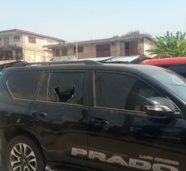 Armed robbers shoot Chinese woman at Caprice, Police chase suspects