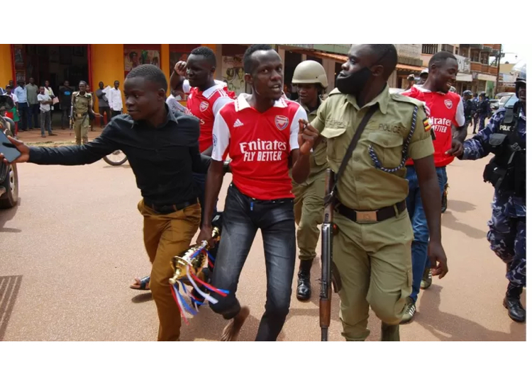 Arsenal fans arrested after celebrating Manchester United victory