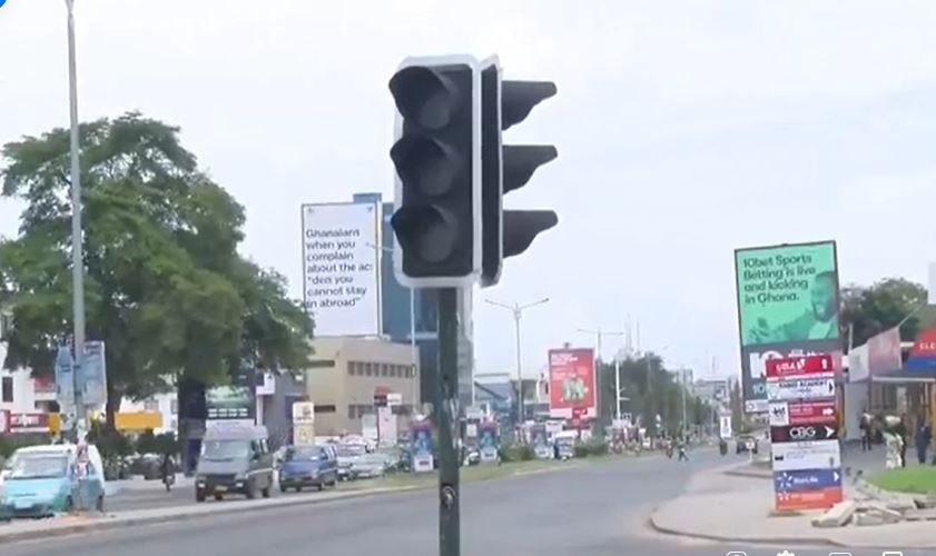 Gov’t two years arrears cause of nonfunctional traffic light in the country – Mahama