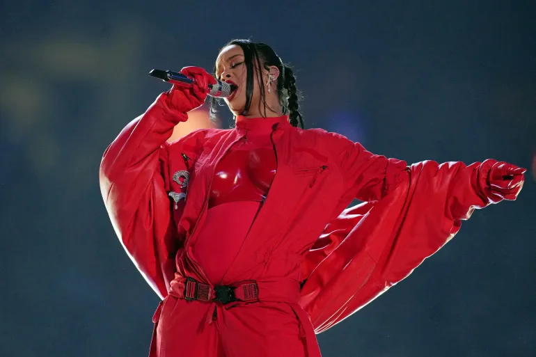 Watch how Rihanna took US Super Bowl by storm