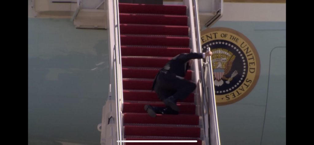 WATCH: Biden falls while boarding Air Force One, netizens question his ‘health’