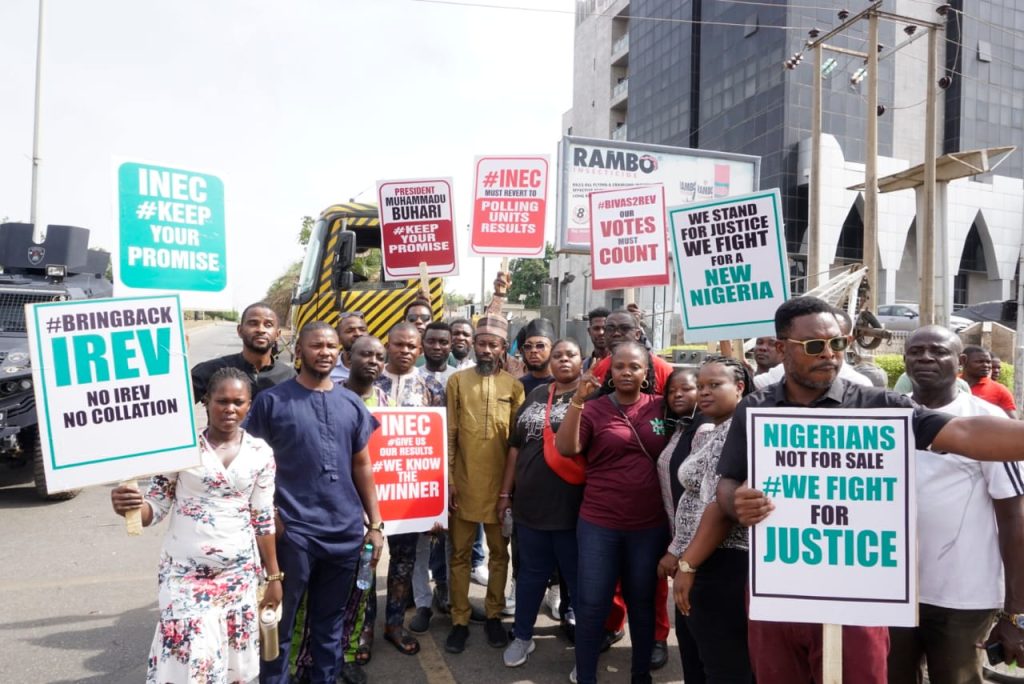 #NigeriaElection2023: Youths storm national collation centre, say poll is fraud