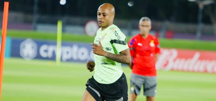 Ghana vs Angola: Unhappy Dede Ayew walks straight to the dressing room, refuses to celebrate with fans