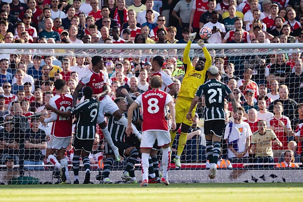 EPL: Arsenal score twice in injury time to beat Manchester United at the Emirates