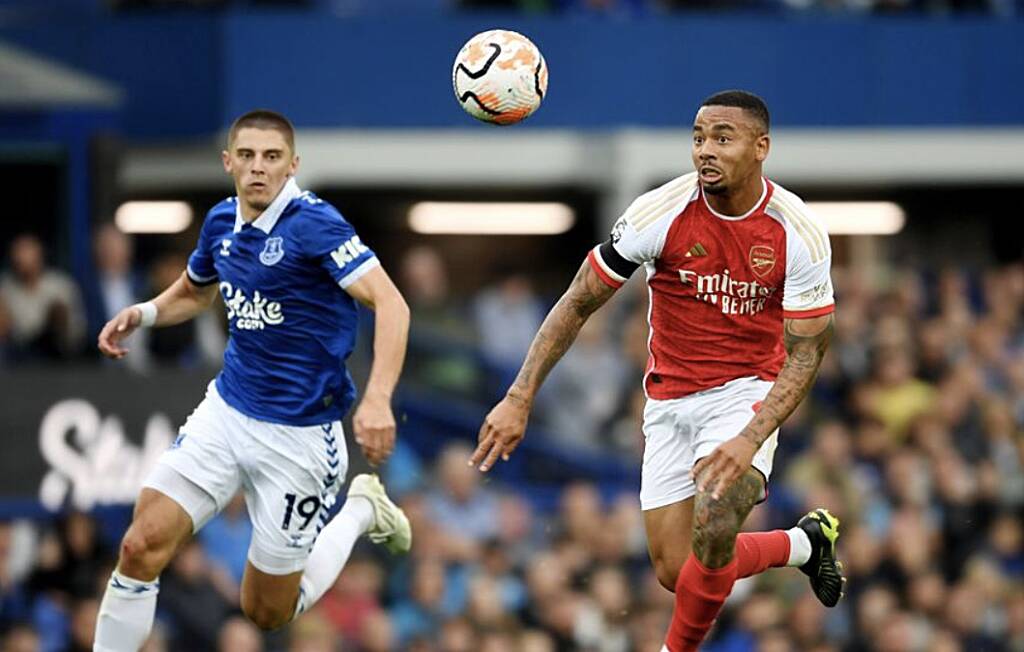 Arsenal narrowly beat Everton to end winless run at Goodison park