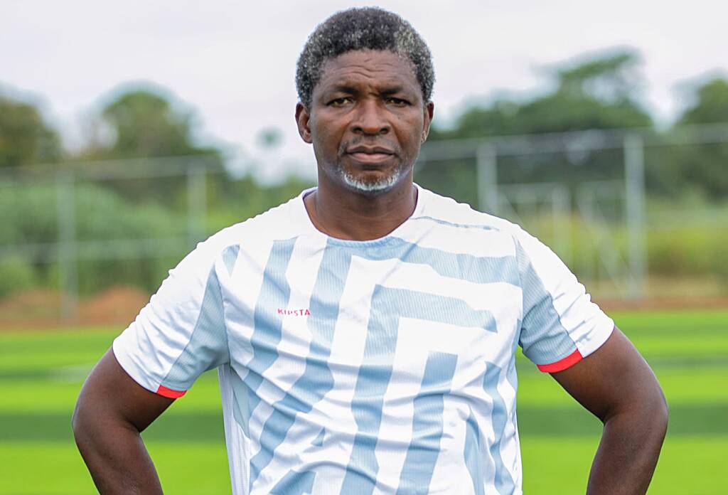 Coach Maxwell Konadu hospitalized after being beaten by Bofoakwa Tano supporters