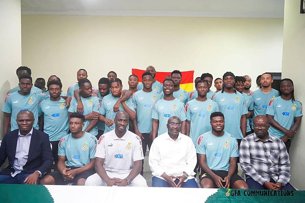 Dr. Bawumia visits Black Stars players ahead of crucial match against Central African Republic