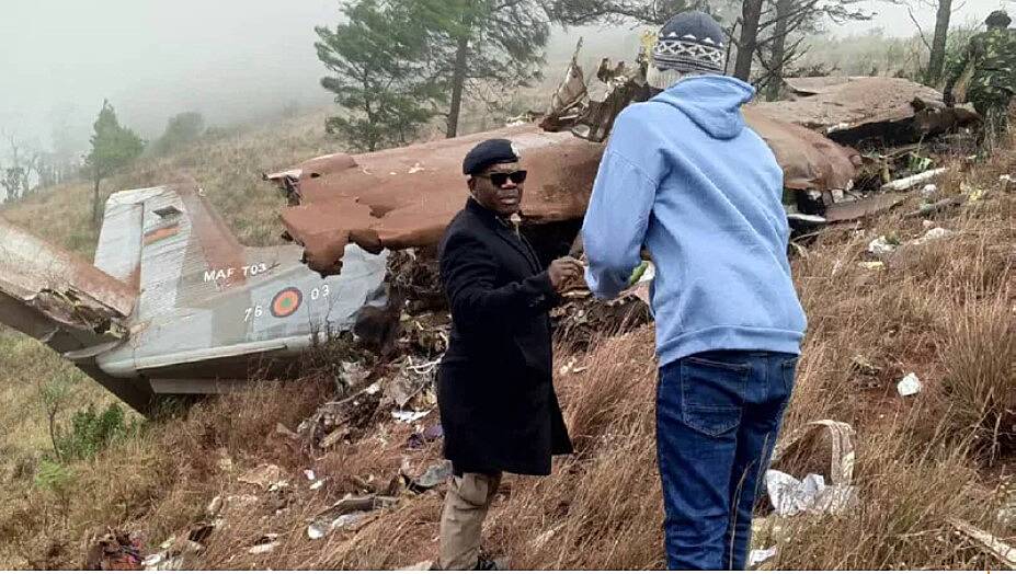 Wreckage of vice-president’s plane found with no survivors