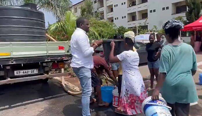 Dumelo delivers water tankers to address Okponglo water shortage