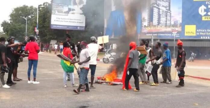 Democracy Hub Demo:Over 20 protesters arrested