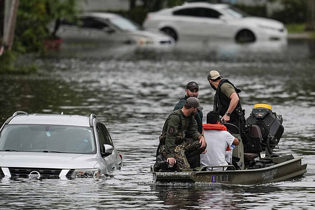 Milton: Florida evacuees warned to steer clear off affected areas