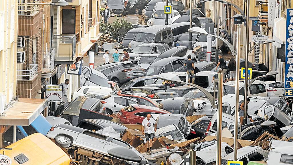 Valencia Floods: Victims call for extra aid from central government